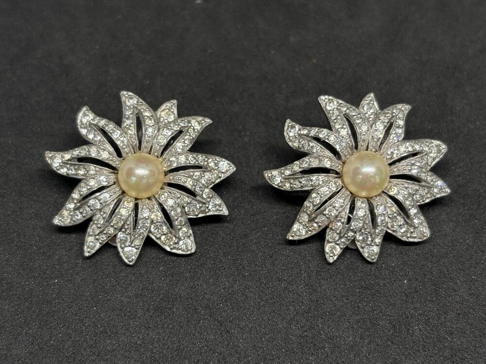 Vintage Signed Jomaz Sunburst Flower Rhinestone Silver Pearl Clip On Earrings